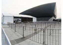 2020国际乒联总决赛由郑州华之熠物料租赁出租厂家助力数千米铁马护栏 