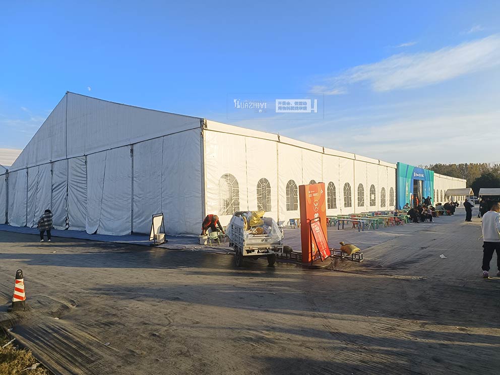 中原地展种业博览会，商丘桌椅篷房租赁进行布场