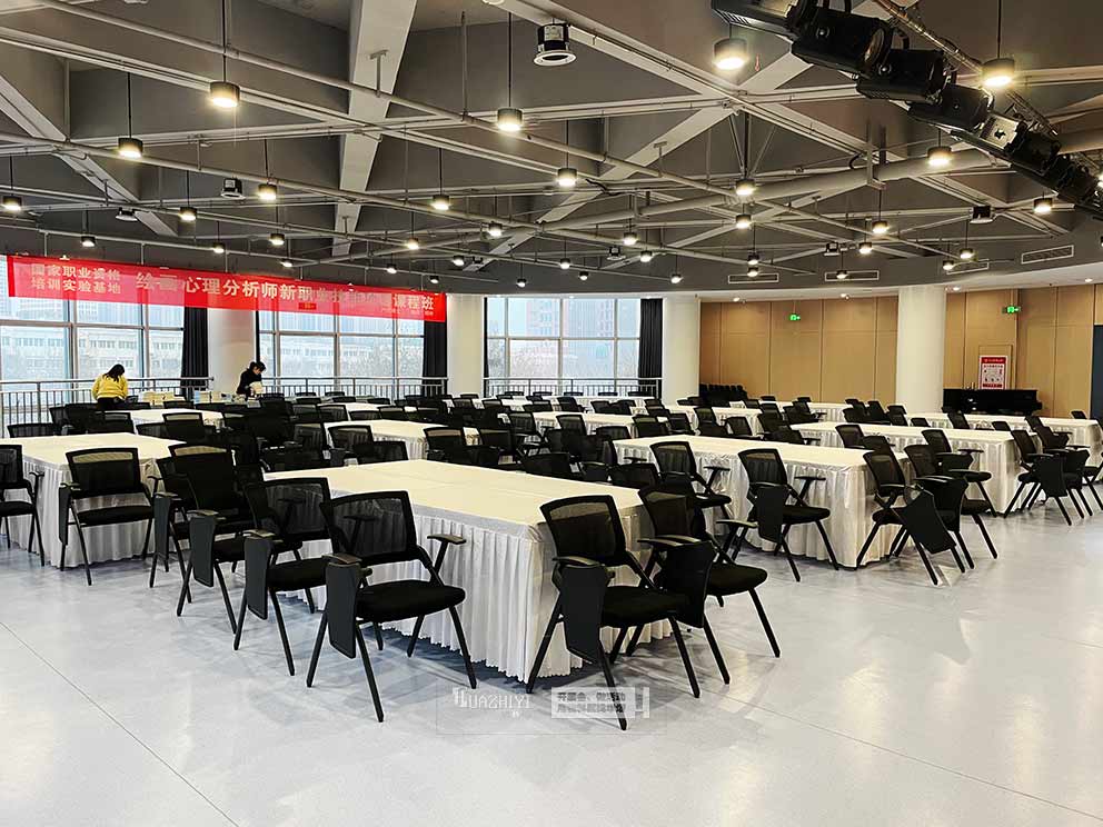 绘画心理课程研讨班，安阳桌椅沙发出租助力场地布置